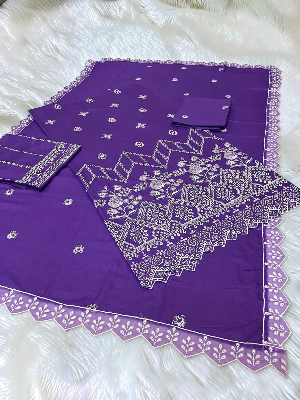 Mara B 2210 Heavy Embroidered Dhanak 3PC
