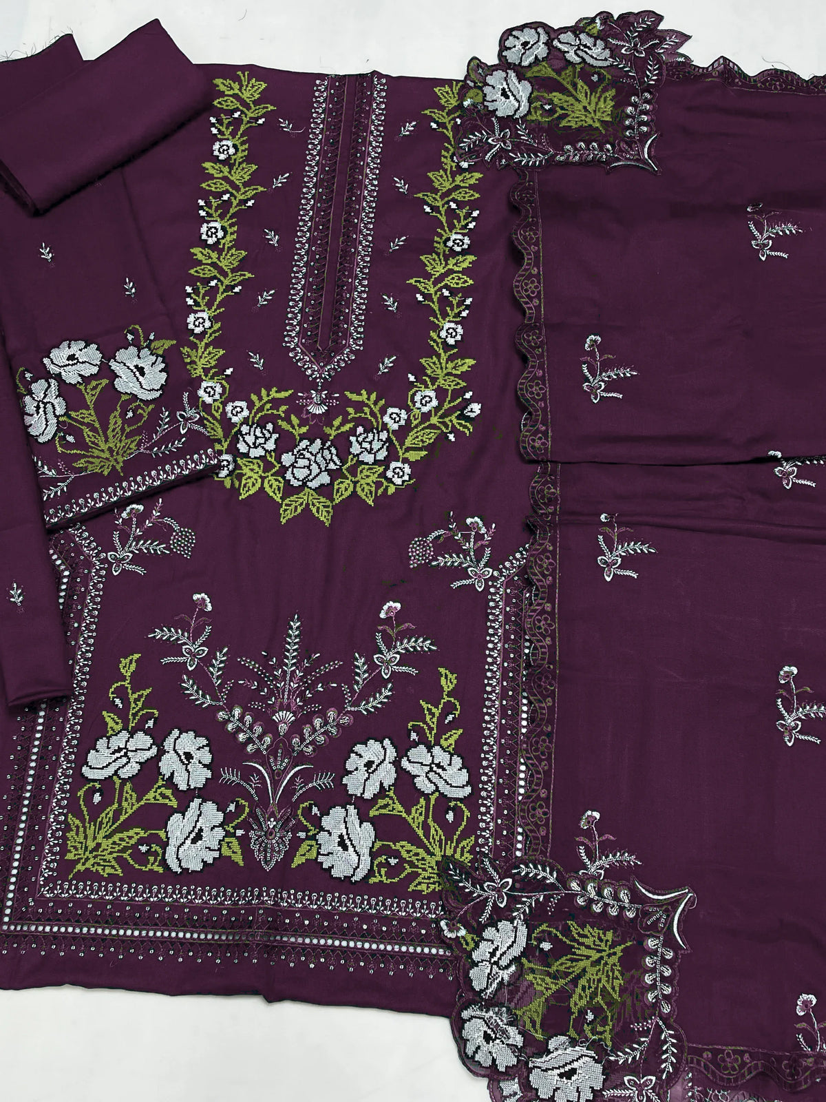 Maria B 2300 Heavy Embroidered Dhanak 3pc - Unstitched