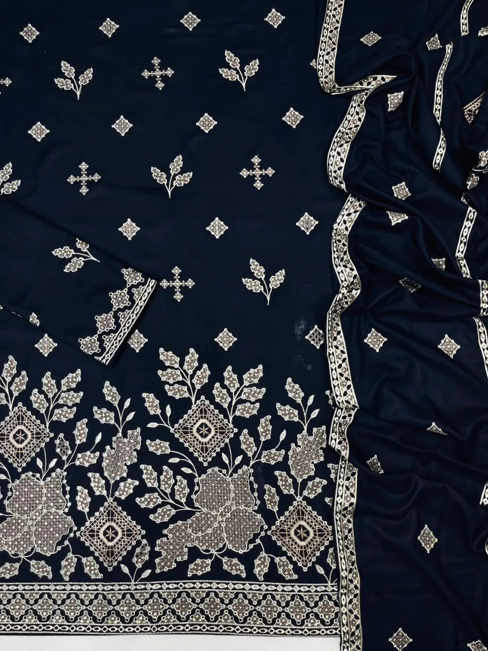 Iznik 206 Heavy Embroidered Dhanak 3pc - Unstitched