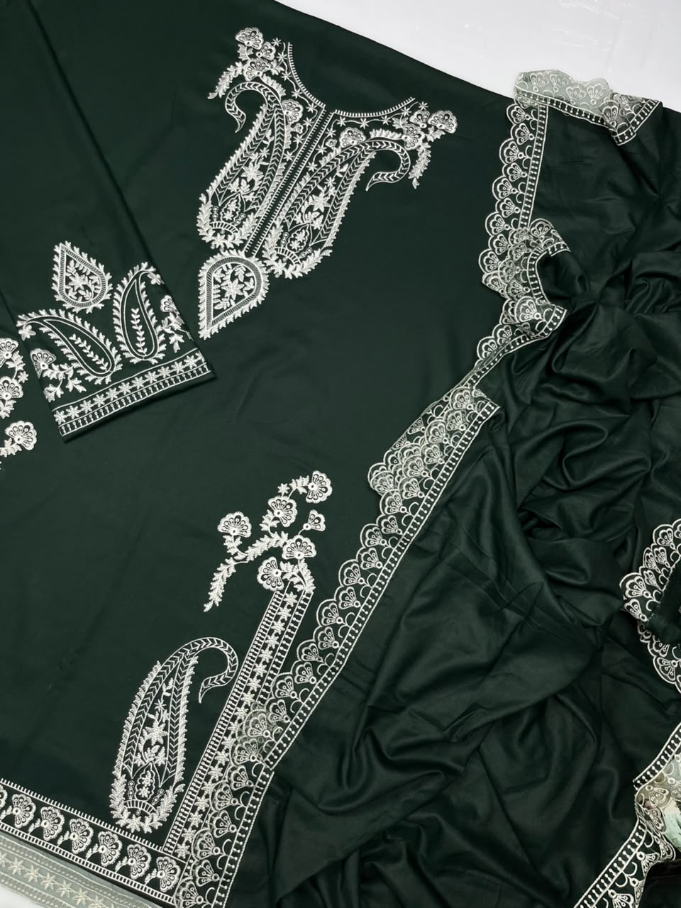 Zarqash 211 Heavy Embroidered Dhanak 3PC- Unstitched