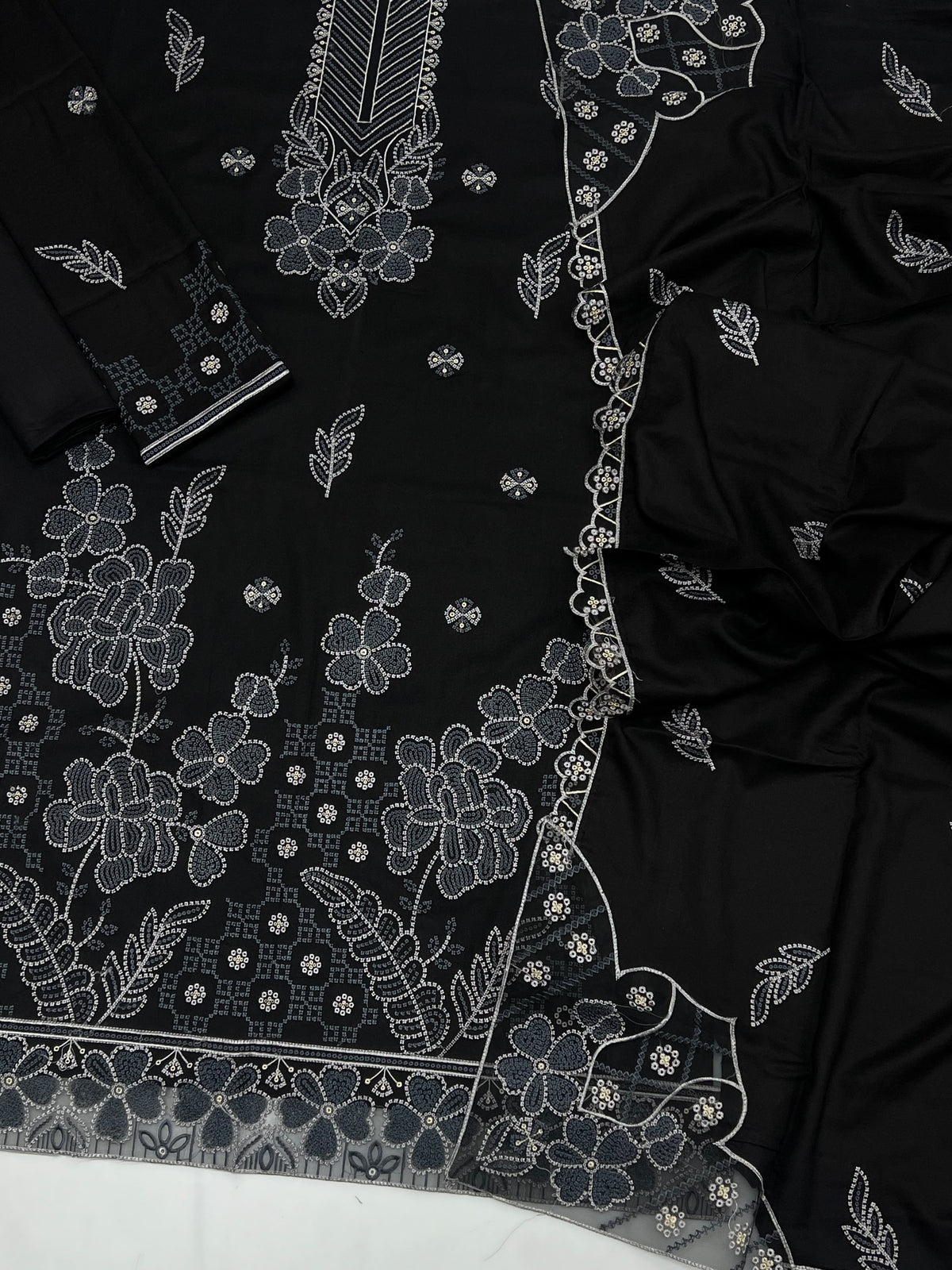 Maria B 2161 Heavy Embroidered Dhanak 3PC - Unstitched