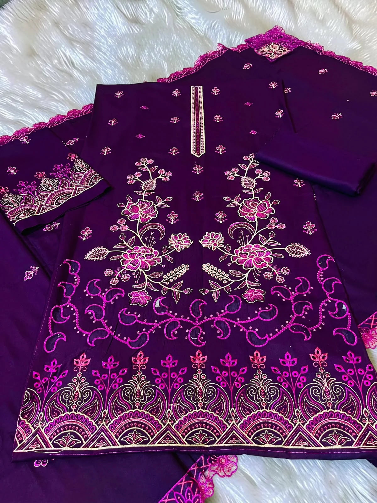 Maria B 2197 Heavy Embroidered Dhanak 3pc - Unstitched