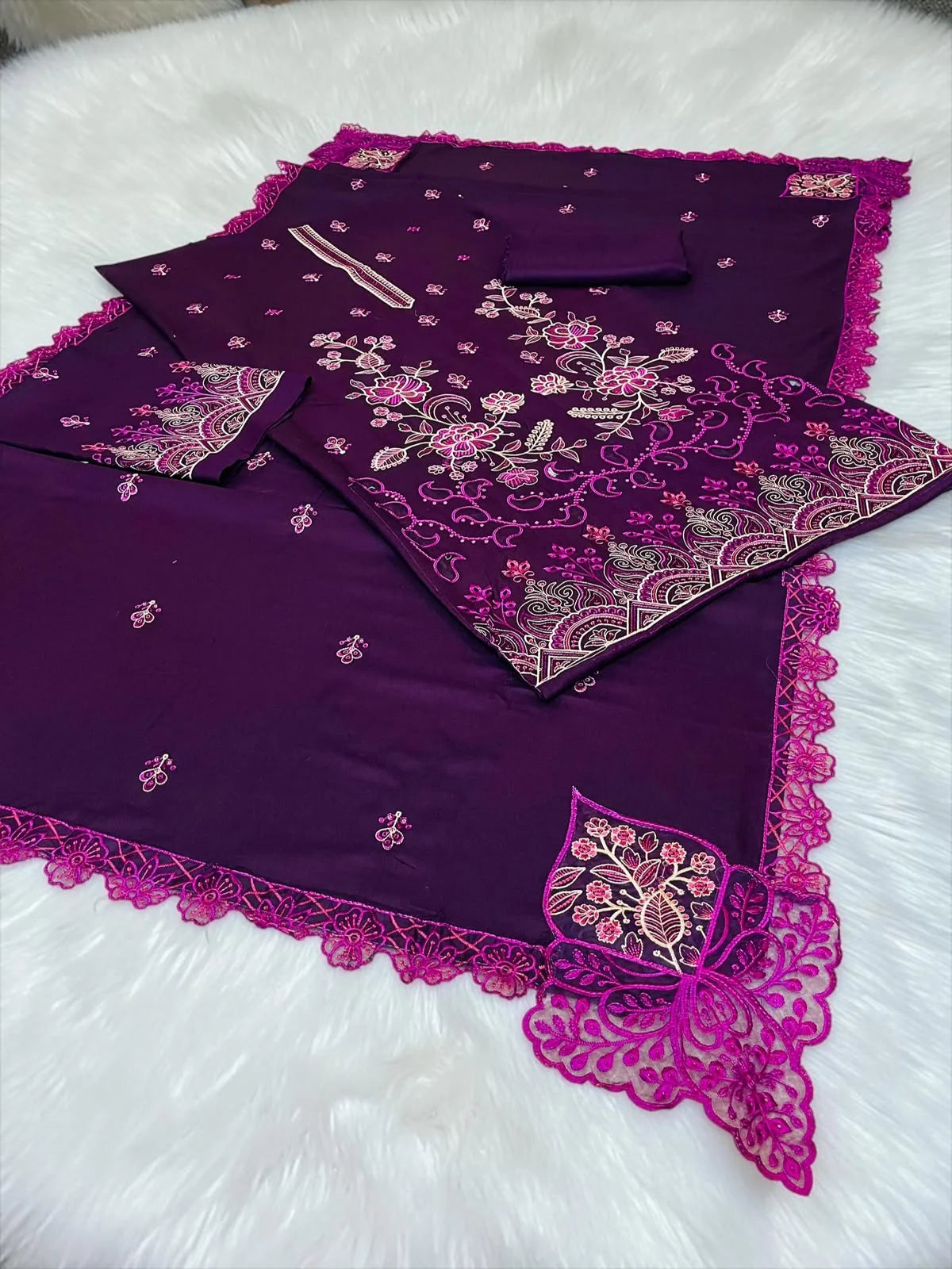Maria B 2197 Heavy Embroidered Dhanak 3pc - Unstitched
