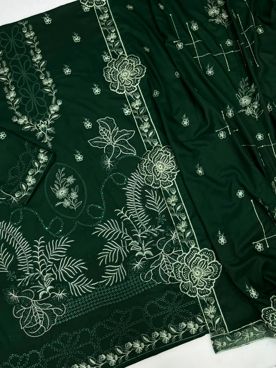 Motifz 226 Heavy Embroidered Dhanak 3PC- Unstitched