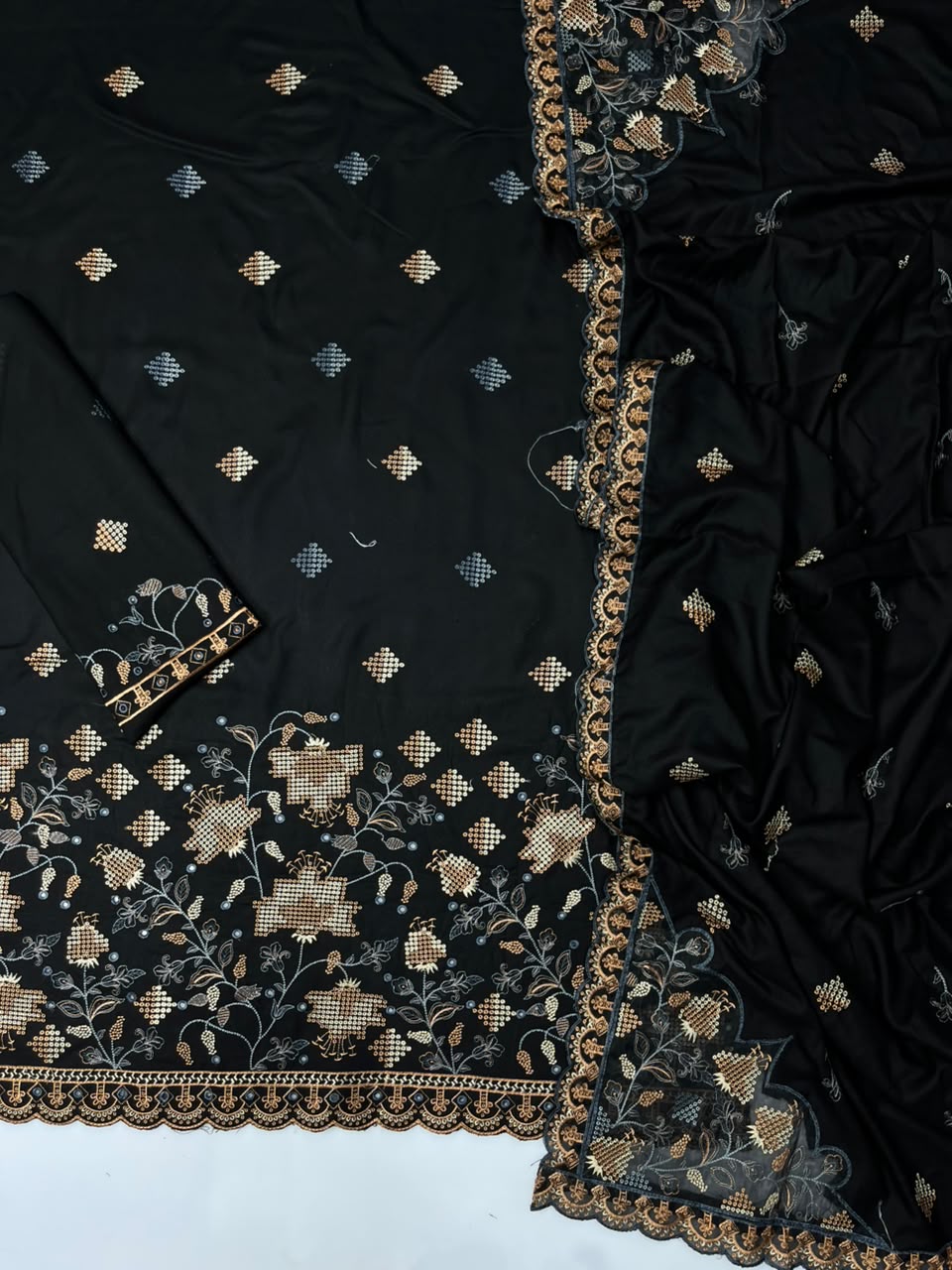 Cross Stitch 233 Heavy Embroidered Dhanak 3PC - Unstitched