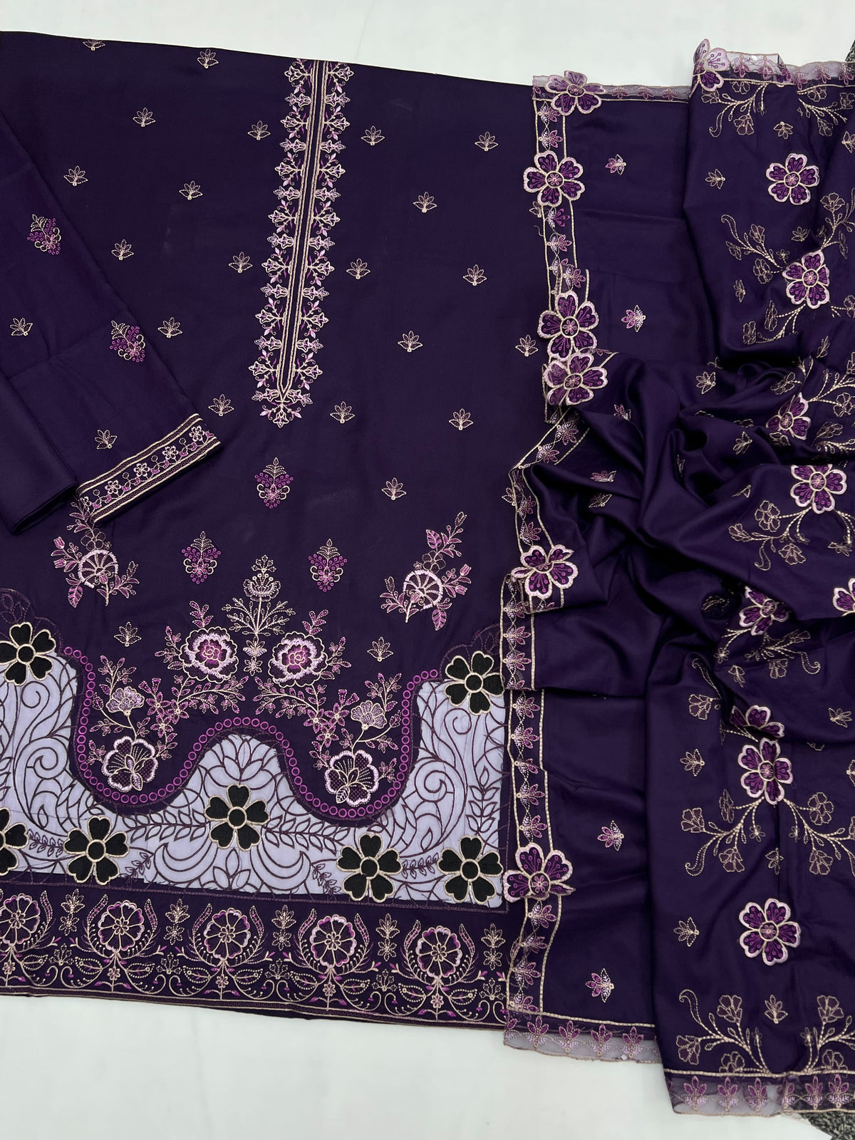 Motifz 252 Heavy Embroidered Dhanak 3pc - Unstitched