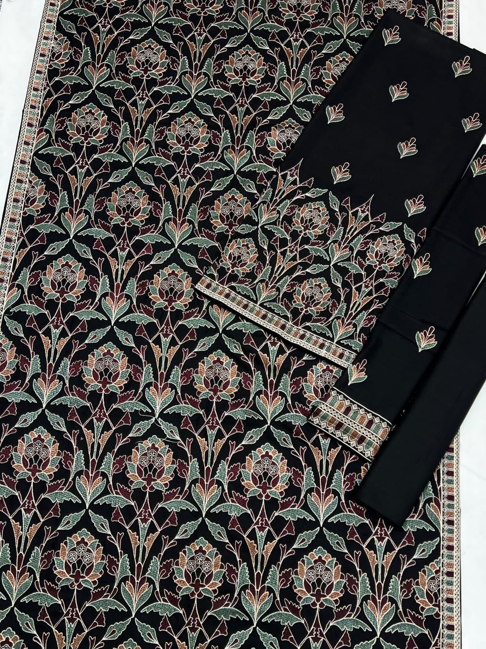 Bareeze D-512 Heavy Embroidered Dhanak 3pc - Unstitched