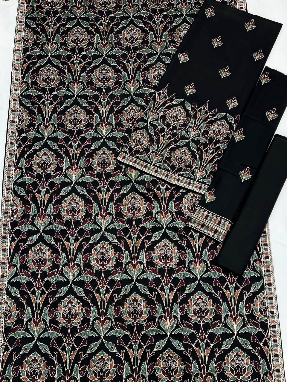 Bareeze D-512 Heavy Embroidered Dhanak 3pc - Unstitched